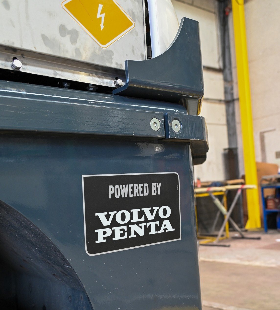 Detail van Volvo Penta bij Derma Trucks.